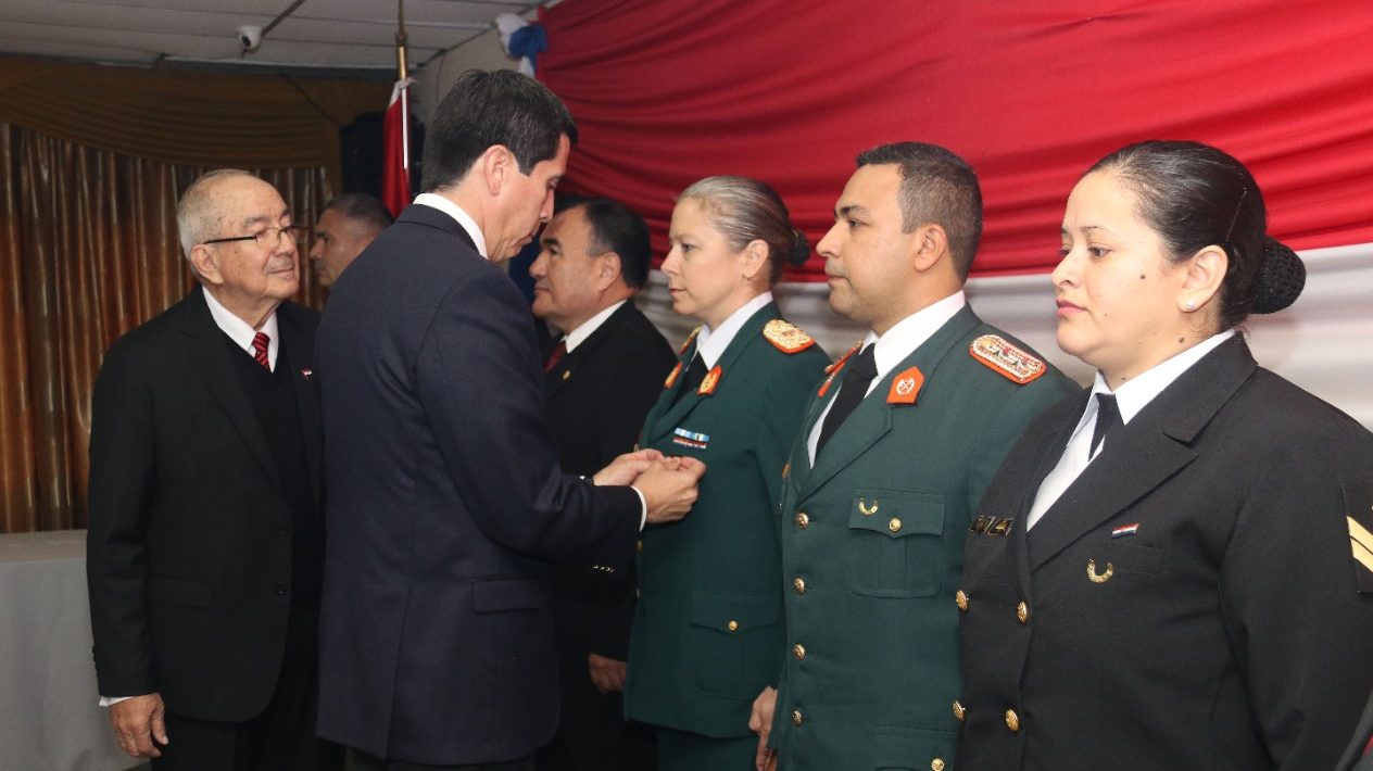 Ministro del Interior presidió en CODENA ceremonia de imposición de Medalla de Honor