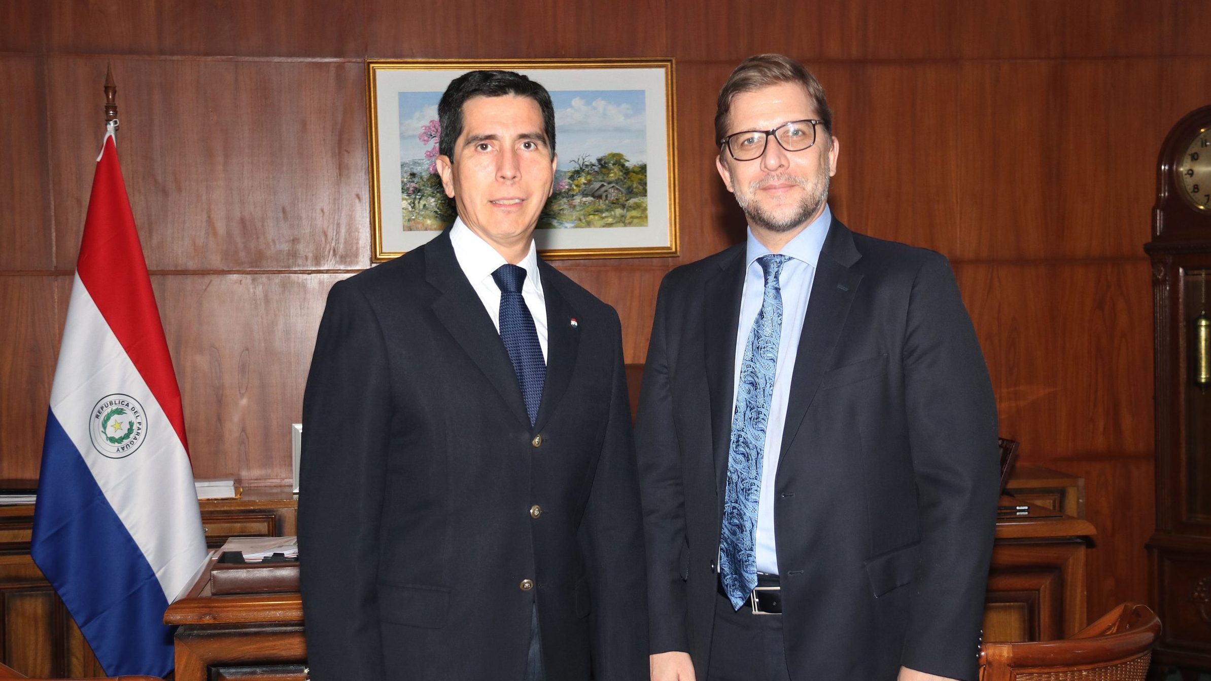 Ministro del Interior recibe al Embajador de la República Oriental del Uruguay