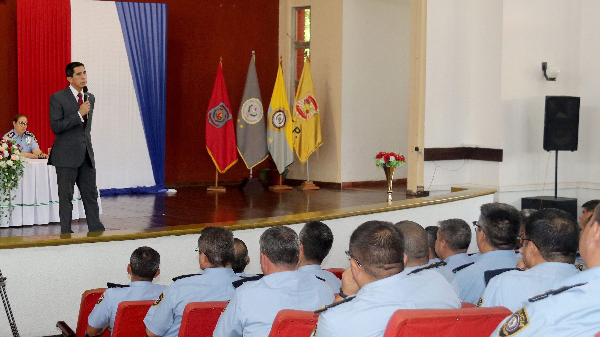 Ministro del Interior brindó una conferencia en el ISEPOL a alumnos del Programa de Maestrías en Ciencias Policiales